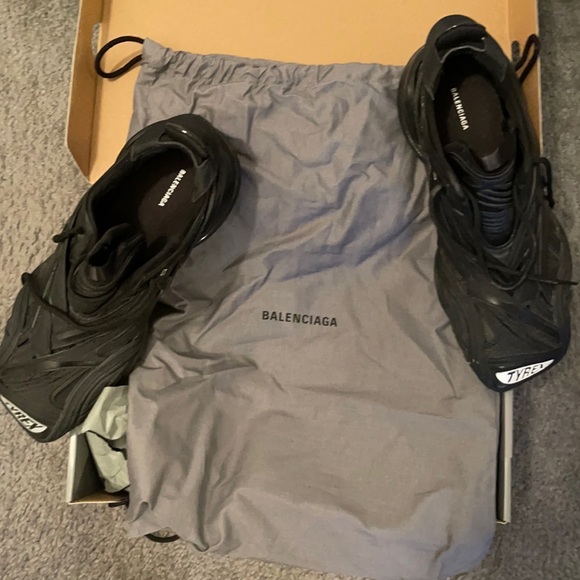Like New Balenciaga Tyrex - Picture 5 of 5